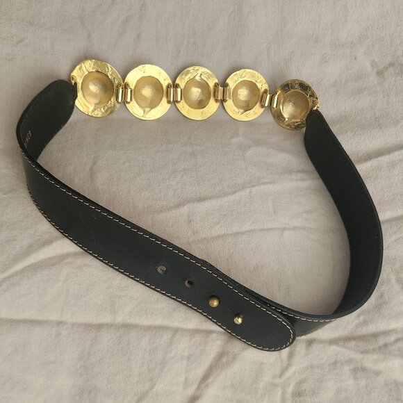 Leather belt with gold front - Picture 2 of 3